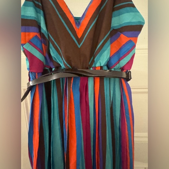 Motherhood Maternity Green and Red Sleeveless Sundress - Picture 7 of 7